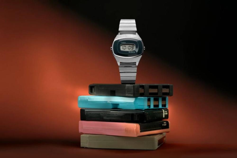 Timex Q 1975 SSQ Digital Reissue férfi karóra