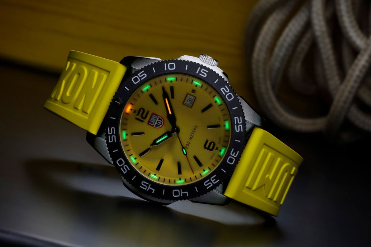luminox pacific diver fanta sárga