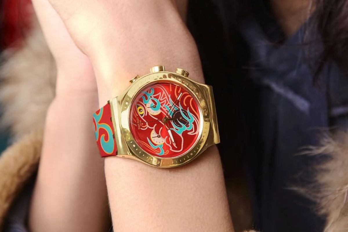 Swatch Dragon in Motion