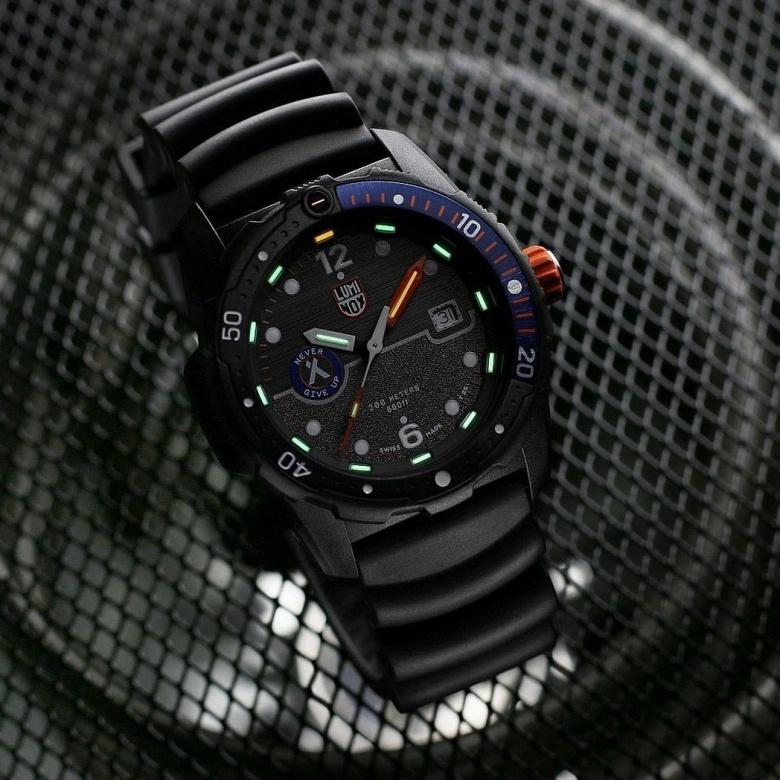 Zegarek Luminox XB.3723 - Luminox fénytechnika